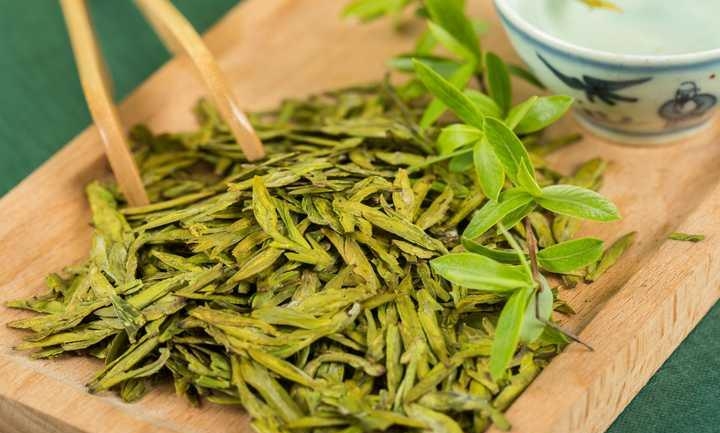 愛(ài)生活 愛(ài)簡(jiǎn)小葉|龍井茶為何是扁的？——明前龍井，簡(jiǎn)粉福利價(jià)來(lái)啦！